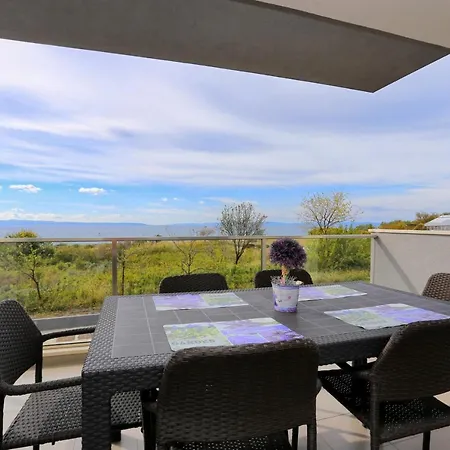 With A Parking Space - 11863 * Split