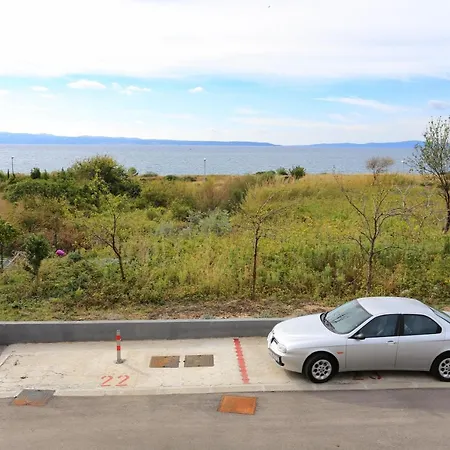 With A Parking Space - 11863 Спліт